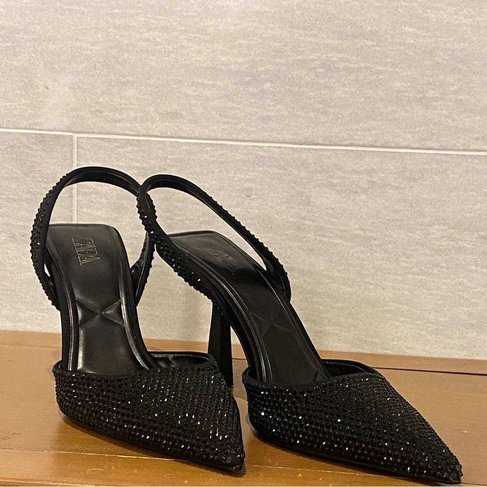Zara Women's Black Courts